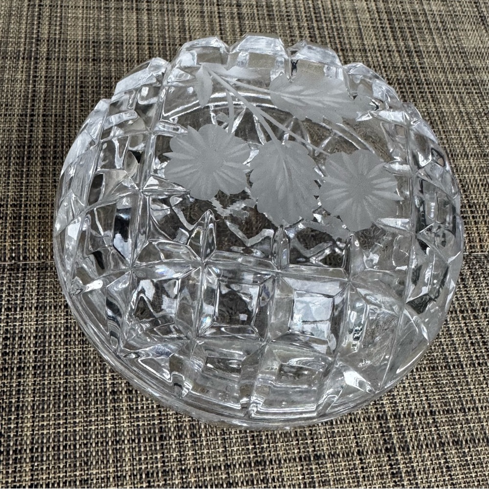 Crystal Jewelry Trinket Box Round Clear Cut & Etched Floral